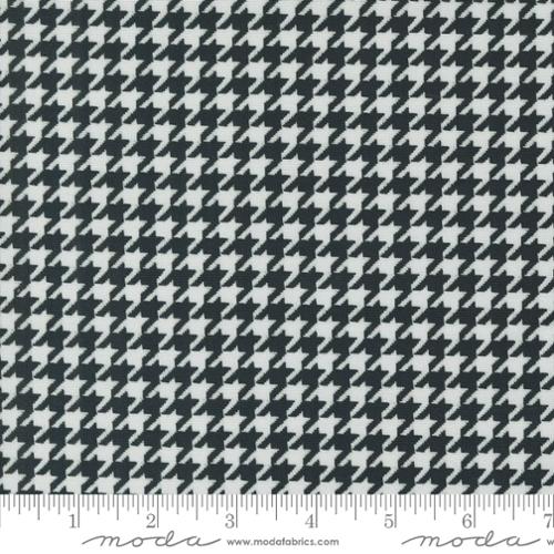 Moda Sable & Swan - Houndstooth - Ebony - Porcelain